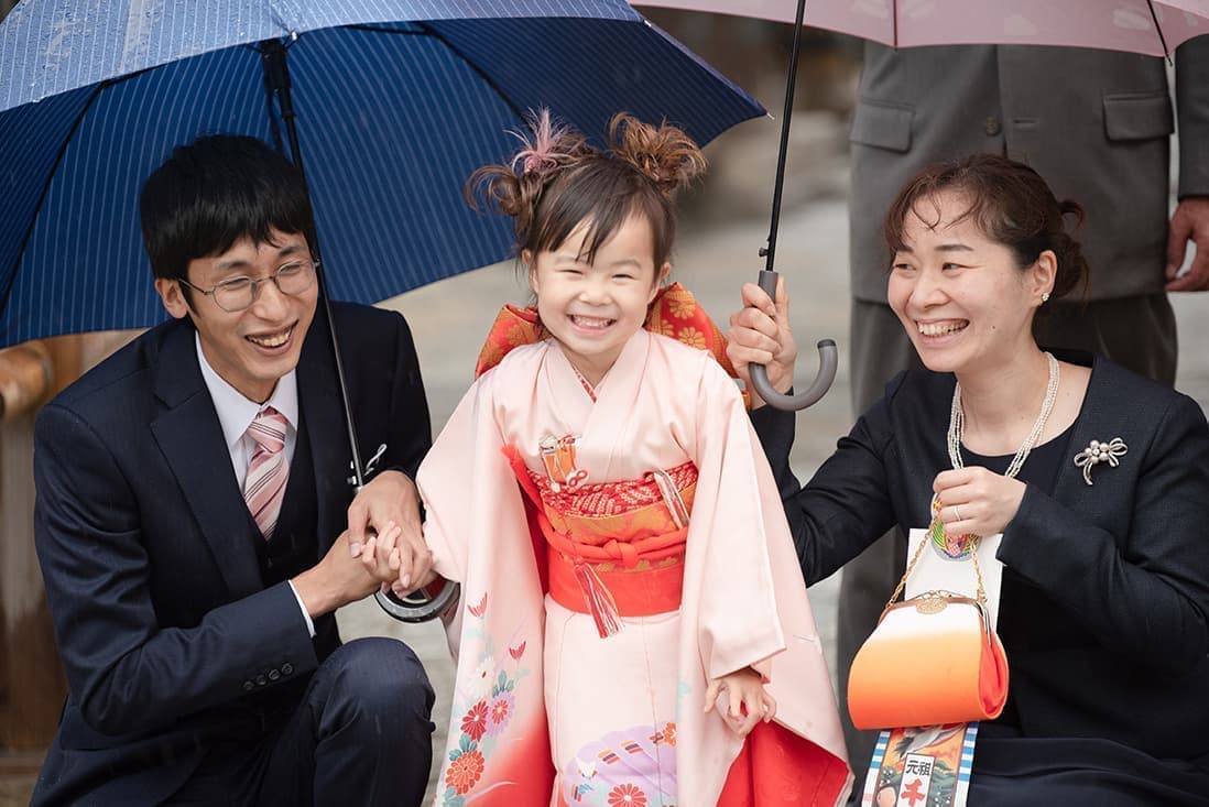 七五三の出張撮影|パパさん、ママさんと三人での記念写真
